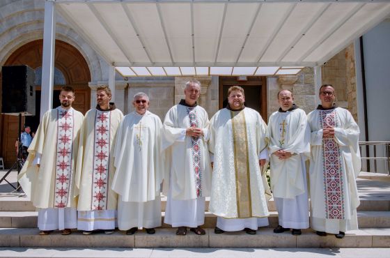 MLADA MISA FRA ANTONIJA MUSE