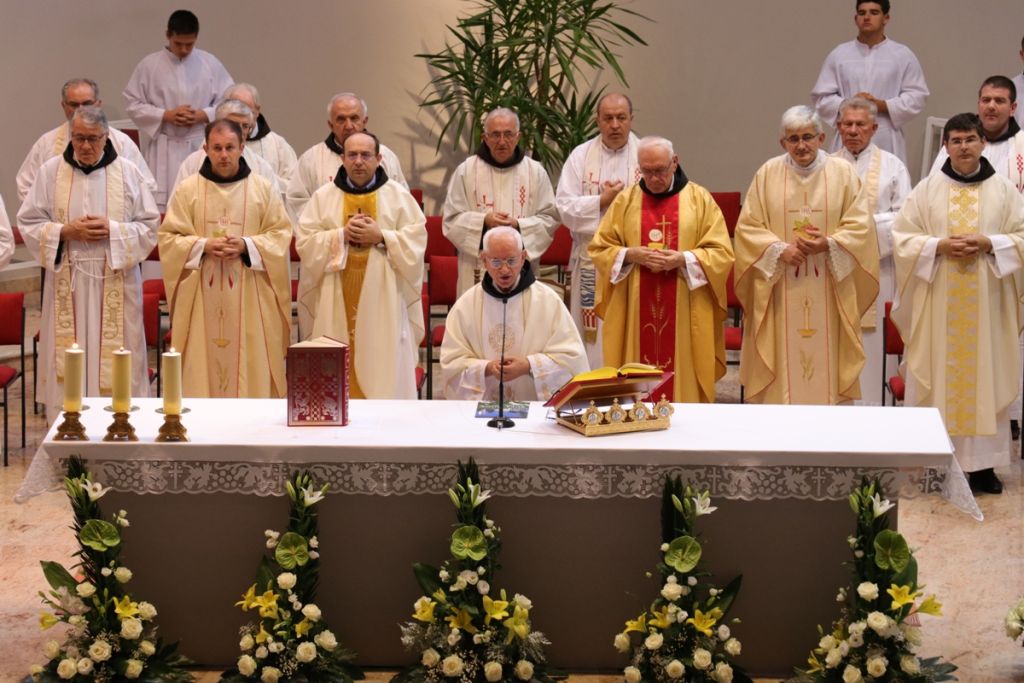 DIJAMANTNI I ZLATNI JUBILEJ