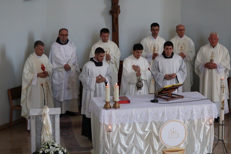 MLADA MISA FRA ALENA PAJIĆA