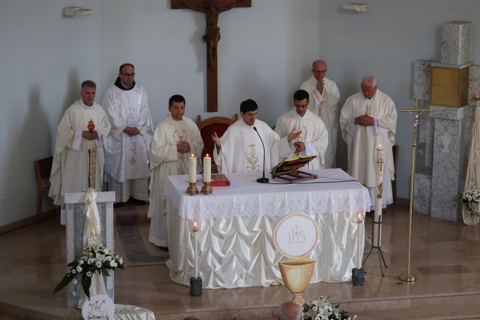 MLADA MISA FRA ALENA PAJIĆA