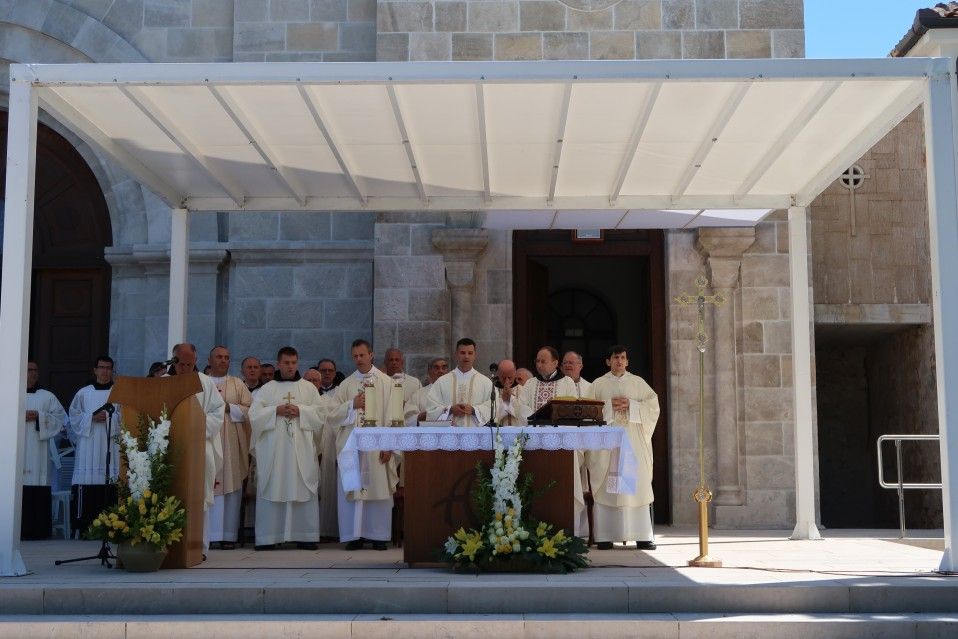 MLADA MISA FRA ZVONIMIRA PAVIČIĆA