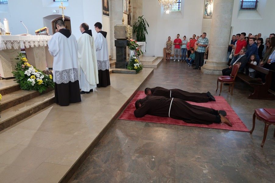 POLAGANJE SVEČANIH ZAVJETA