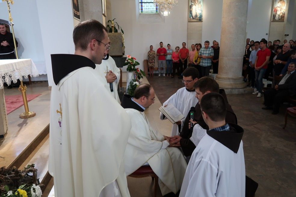 POLAGANJE SVEČANIH ZAVJETA