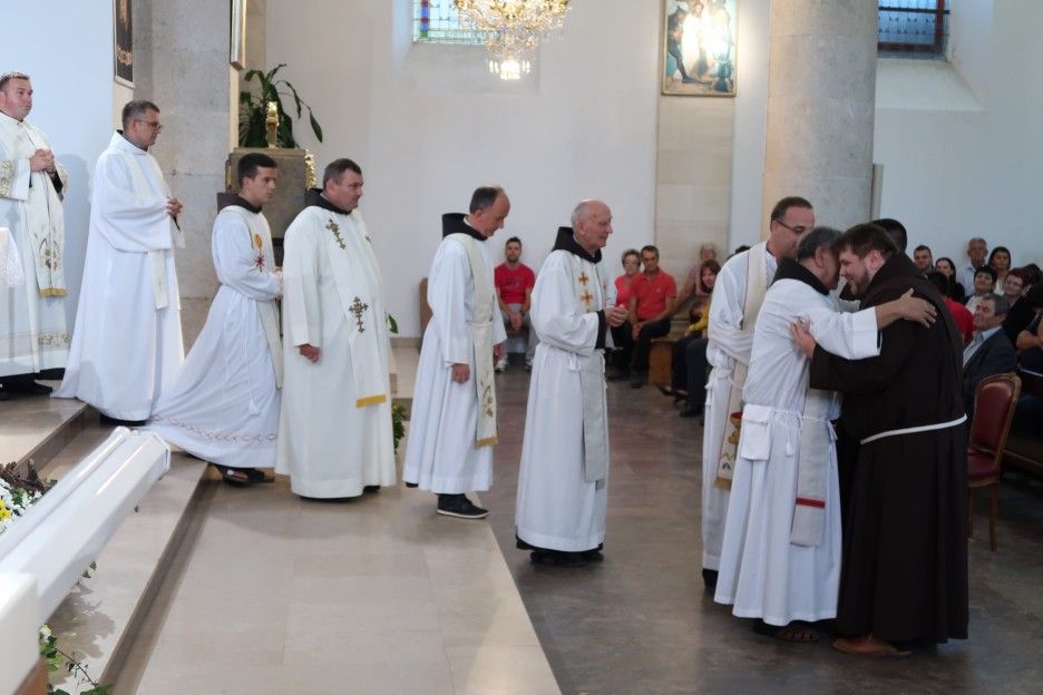 POLAGANJE SVEČANIH ZAVJETA