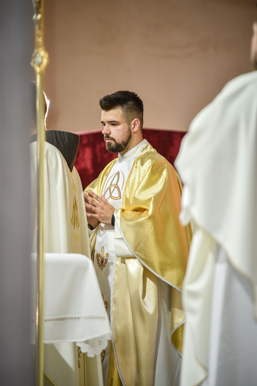 MLADA MISA FRA ROBERTA KAVELJA