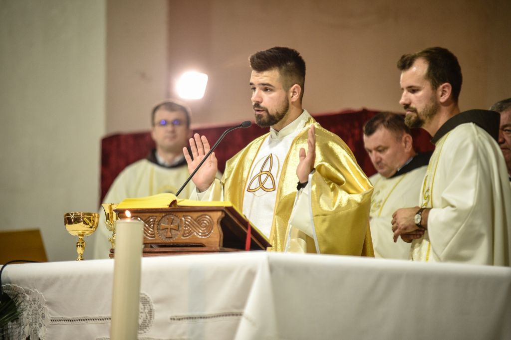 MLADA MISA FRA ROBERTA KAVELJA