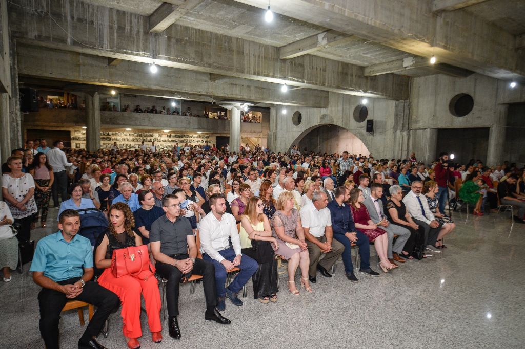 MLADA MISA FRA ROBERTA KAVELJA