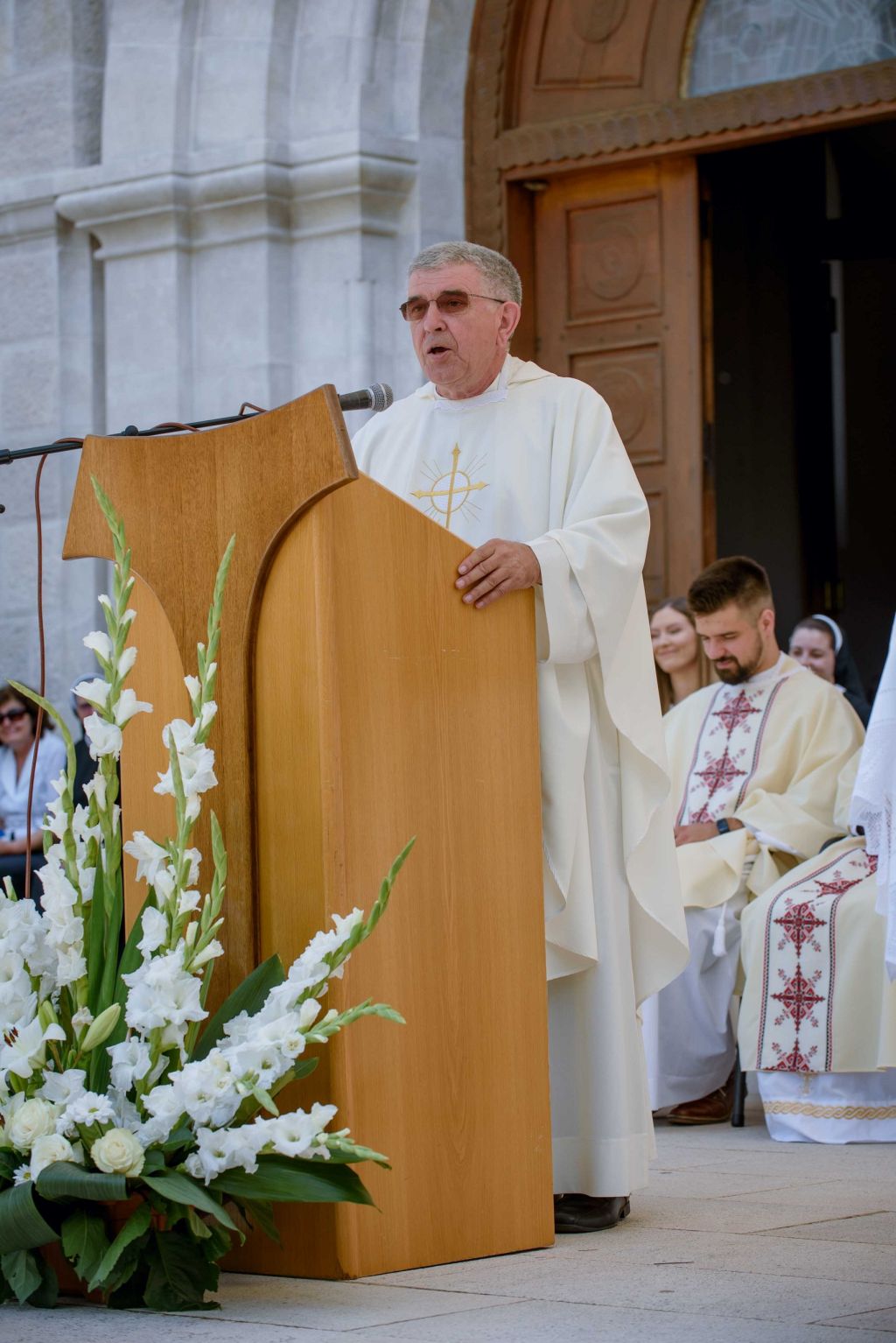 MLADA MISA FRA ANTONIJA MUSE