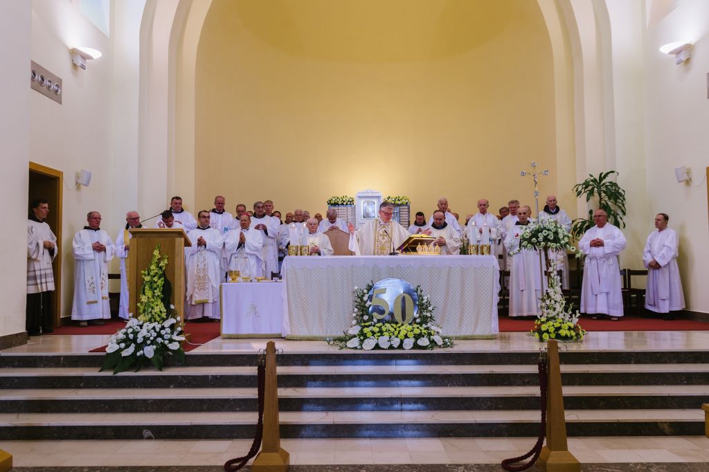 ZLATNA MISA FRA KARLA LOVRIĆA