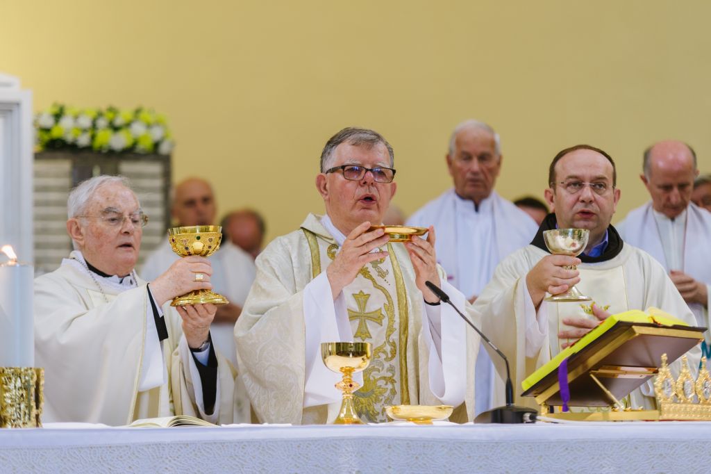 ZLATNA MISA FRA KARLA LOVRIĆA