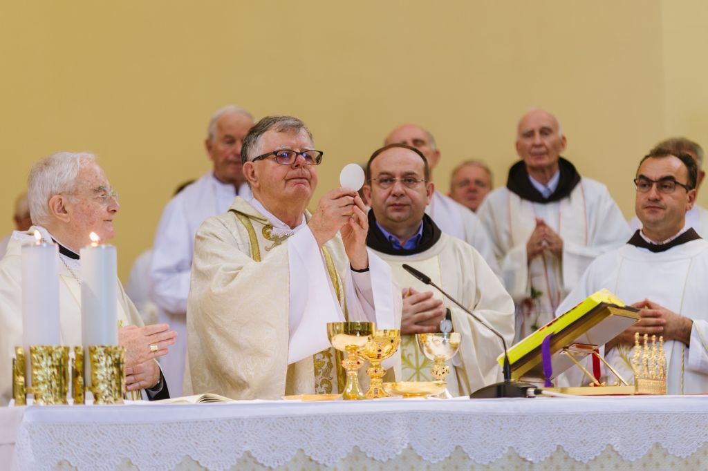 ZLATNA MISA FRA KARLA LOVRIĆA