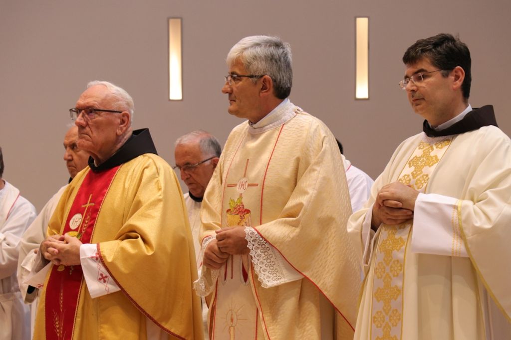 DIJAMANTNI I ZLATNI JUBILEJ