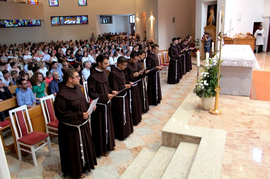 POLAGANJE PRVIH ZAVJETA 