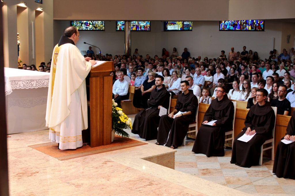 POLAGANJE PRVIH ZAVJETA 