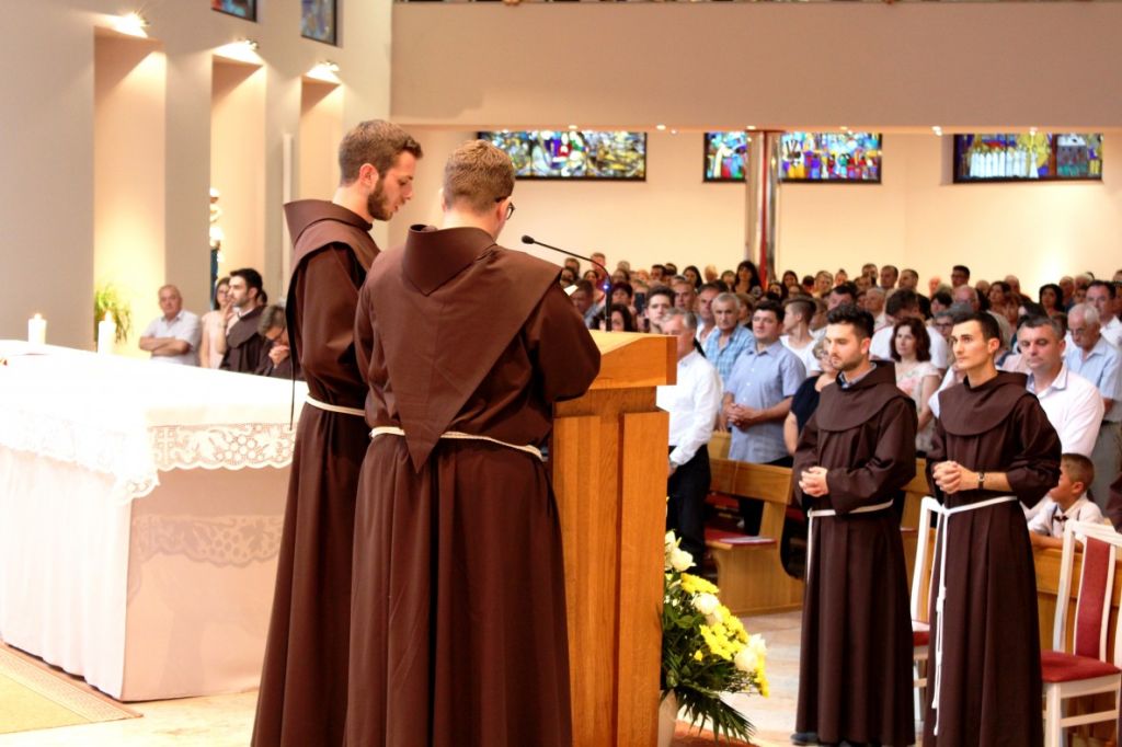 POLAGANJE PRVIH ZAVJETA 