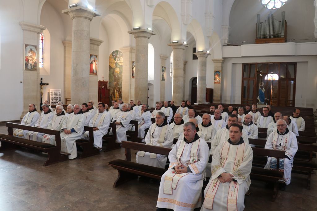 KAPITUL NA ROGOŽINAMA