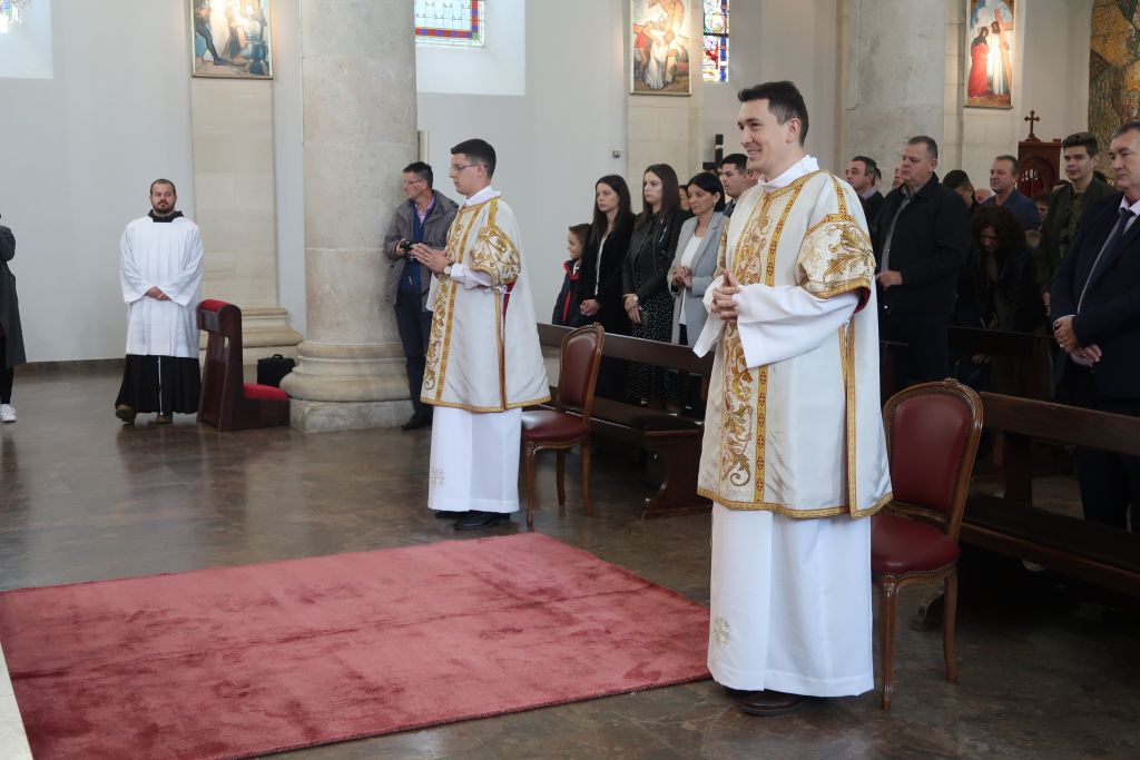 Rogožine - ređenje