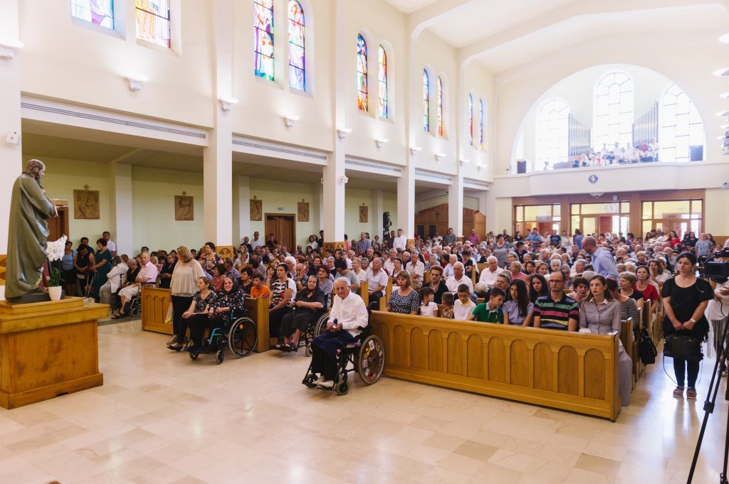 ZLATNA MISA FRA KARLA LOVRIĆA