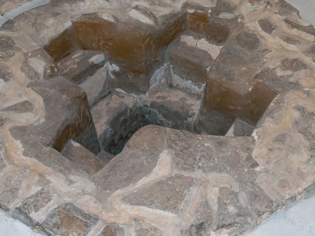 FRANJEVAČKA ARHEOLOŠKA ZBIRKA 