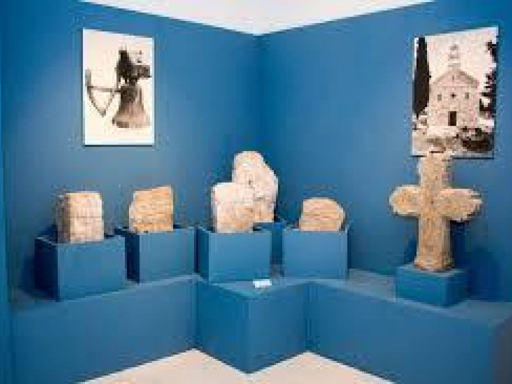 FRANJEVAČKA ARHEOLOŠKA ZBIRKA 