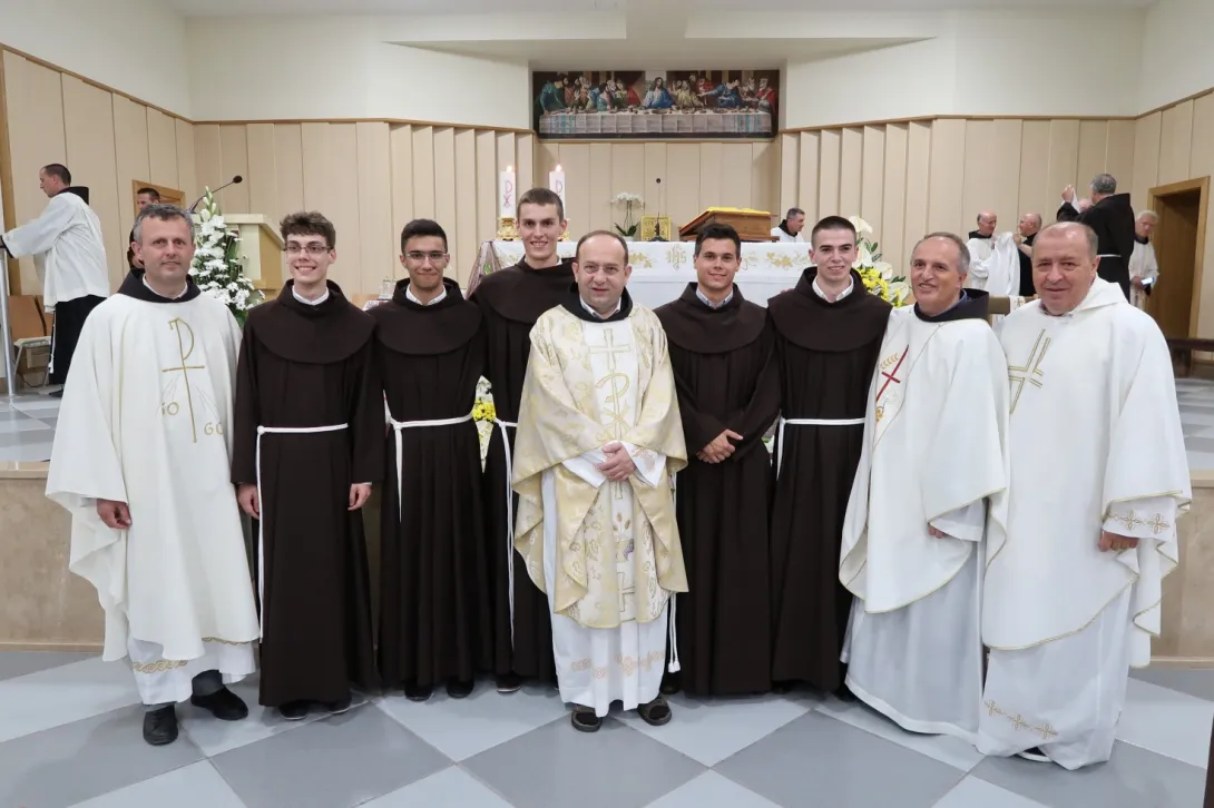 OBLAČENJE FRANJEVAČKOGA HABITA