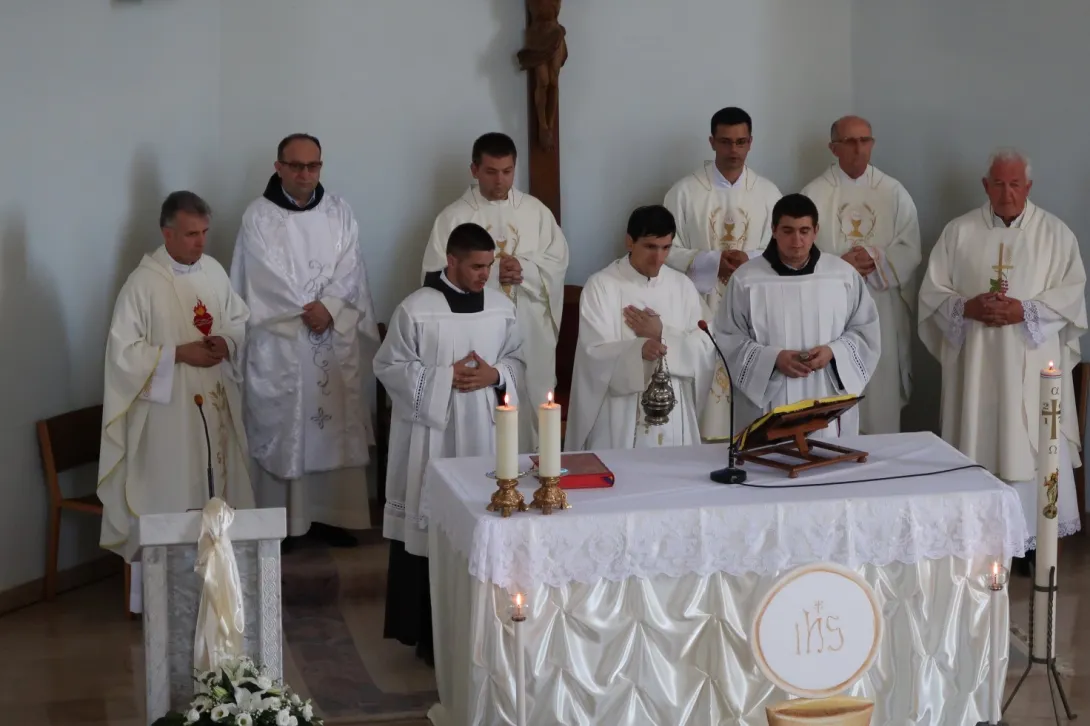 MLADA MISA FRA ALENA PAJIĆA