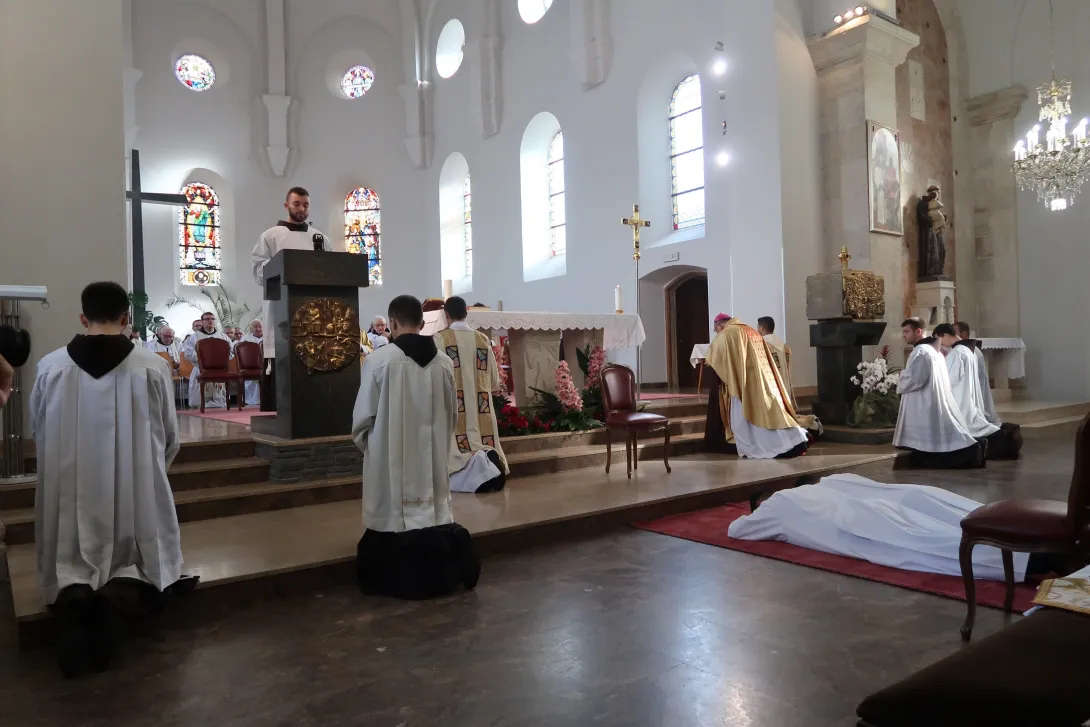 Rogožine - ređenje