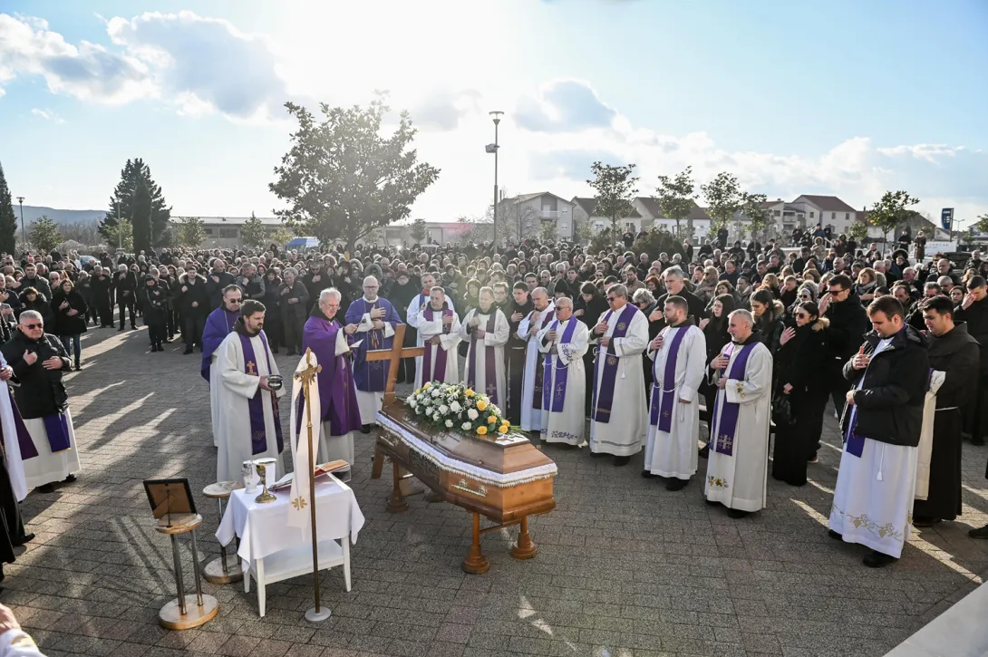 Pokop fra Milana Lončara